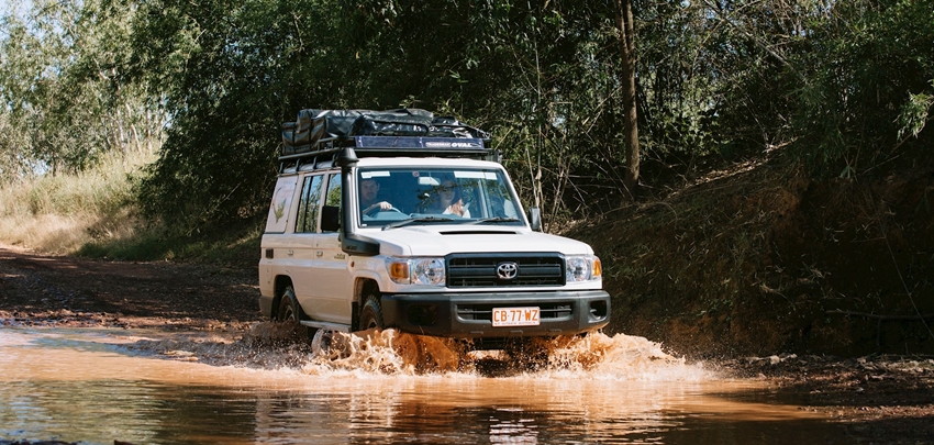 Britz Safari Landcruiser 4WD Camper Australia 