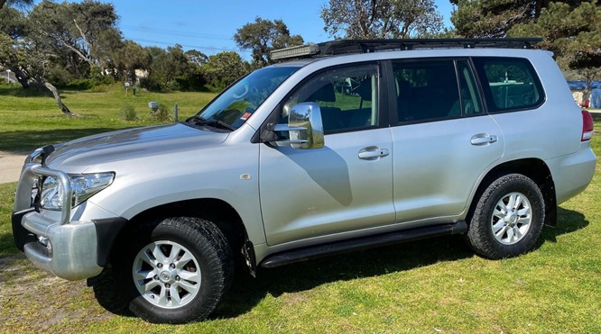 Landcruiser 8 seater with swags
