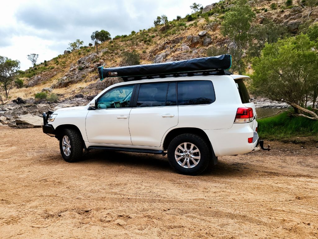 Toyota Landcruiser 6 seats