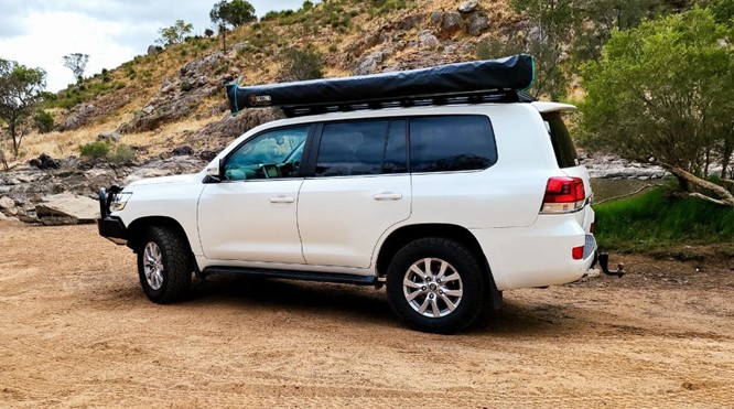 Toyota Landcruiser 6 seats